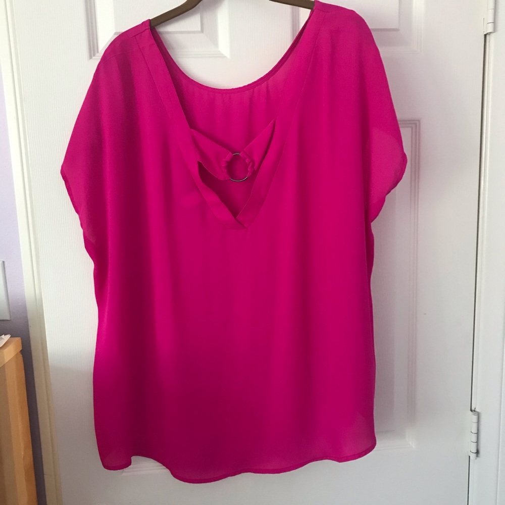 Torrid fuschia top size 1